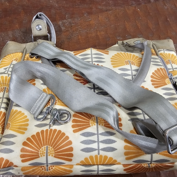 Petunia Pickle Bottom Diaper Bag - Picture 6 of 16